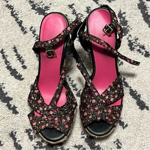 Platform floral sandals